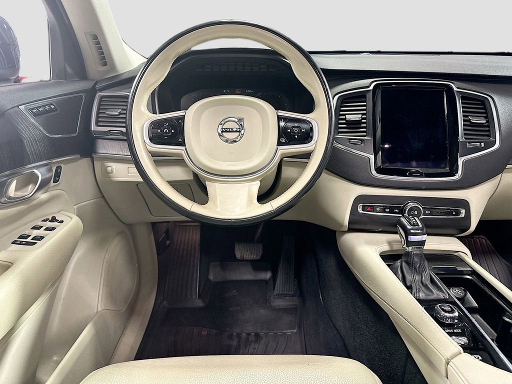 2020 Volvo XC90 Momentum