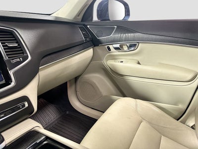2020 Volvo XC90 Momentum