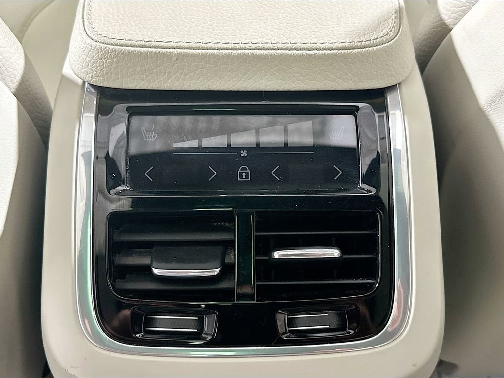 2020 Volvo XC90 Momentum