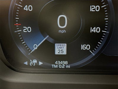 2020 Volvo XC90 Momentum