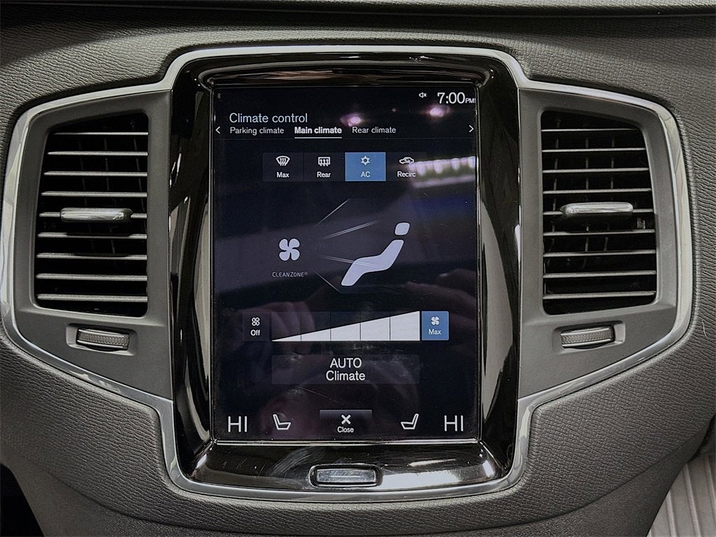 2020 Volvo XC90 Momentum