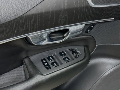 2020 Volvo XC90 Momentum