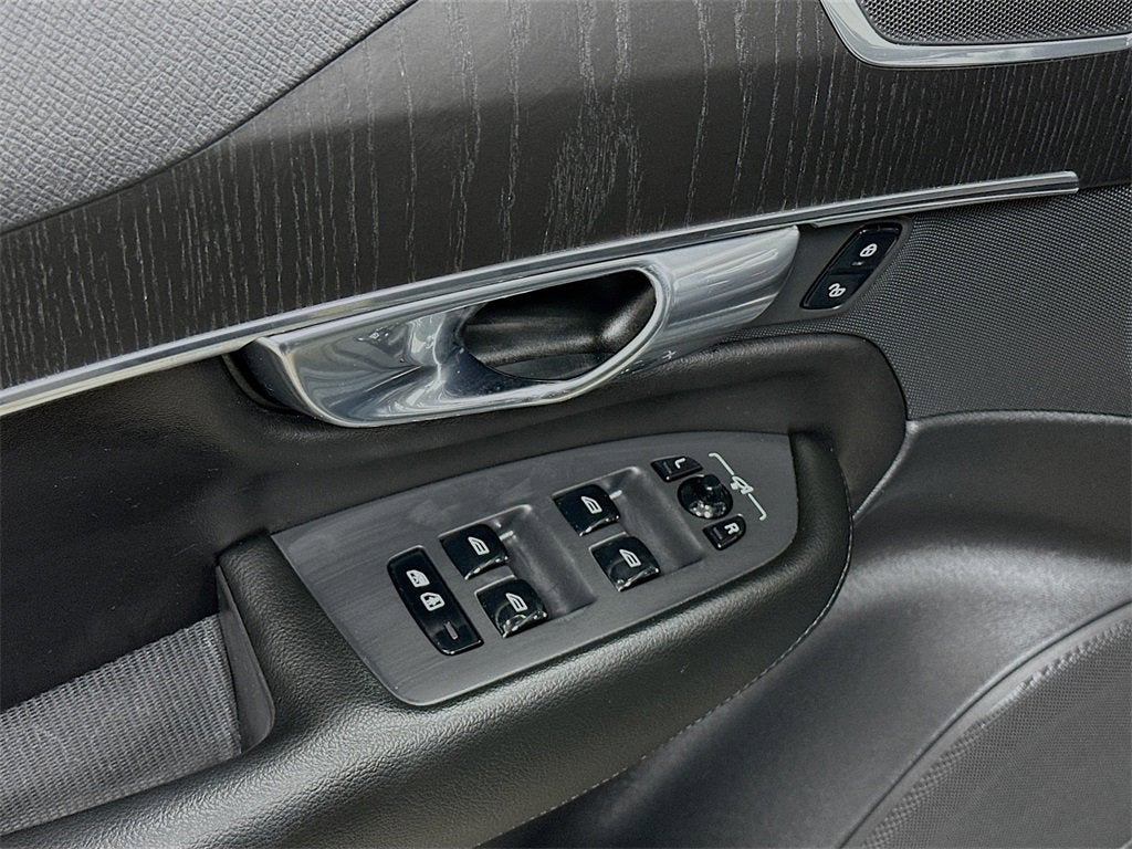 2020 Volvo XC90 Momentum