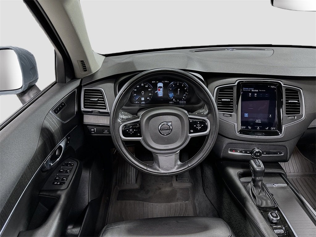 2020 Volvo XC90 Momentum