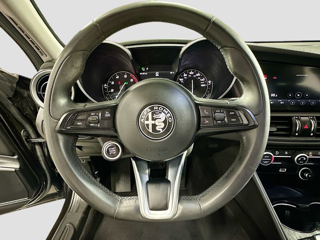2021 Alfa Romeo Giulia Base