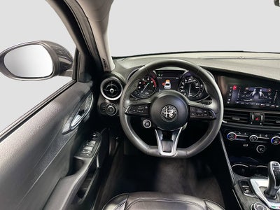 2021 Alfa Romeo Giulia Base