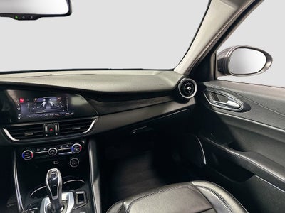 2021 Alfa Romeo Giulia Base