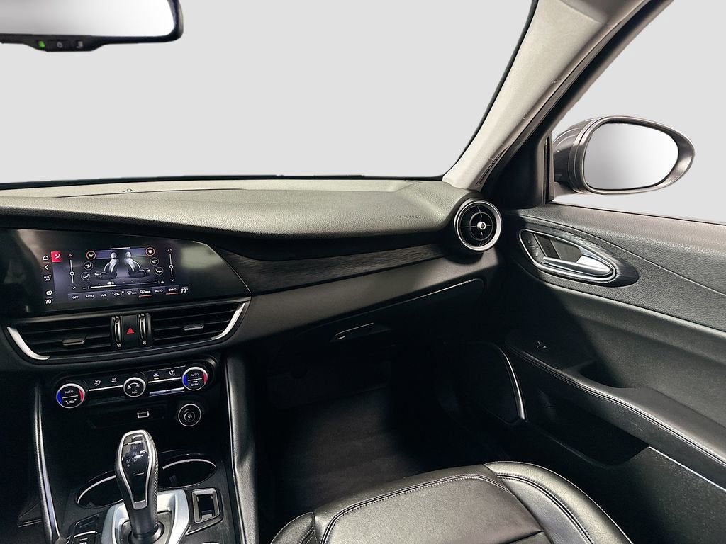 2021 Alfa Romeo Giulia Base