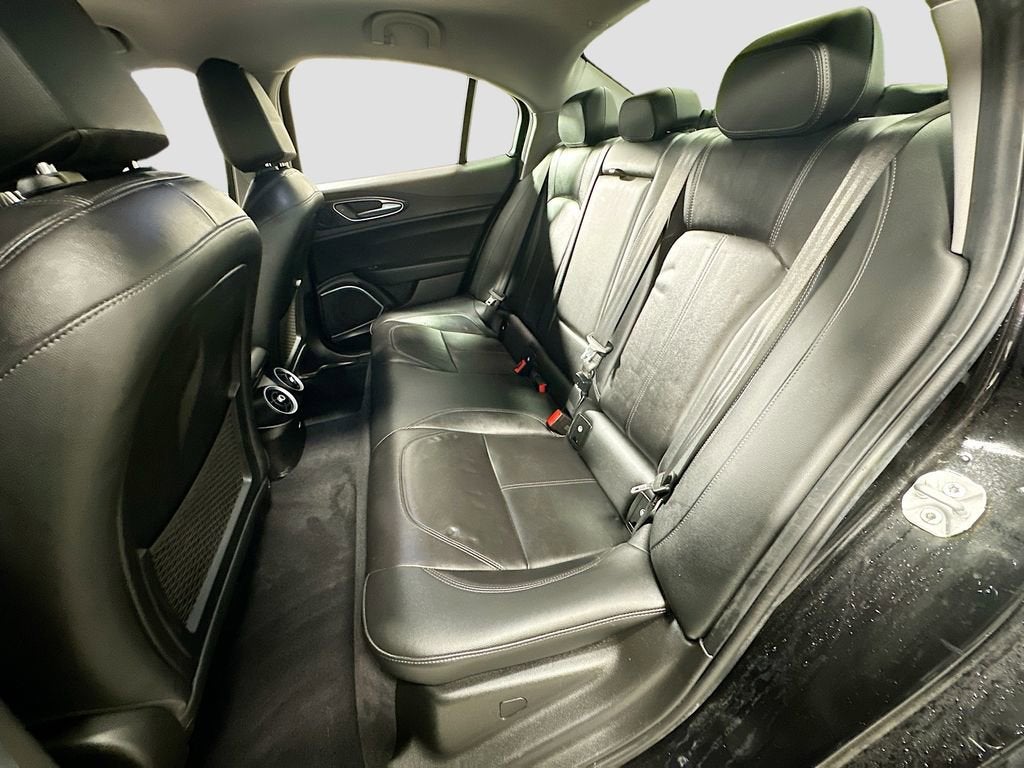 2021 Alfa Romeo Giulia Base