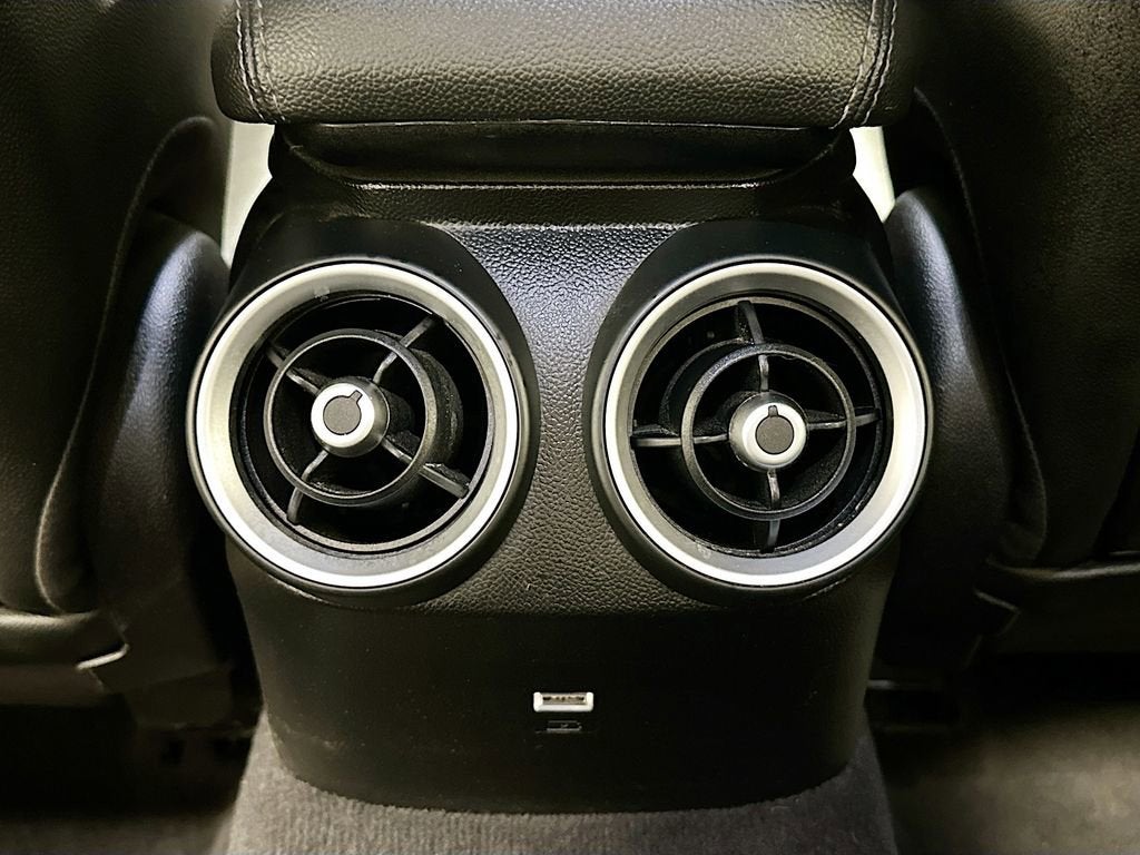 2021 Alfa Romeo Giulia Base