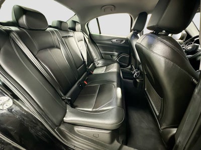 2021 Alfa Romeo Giulia Base