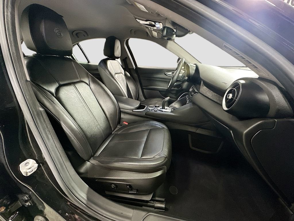 2021 Alfa Romeo Giulia Base