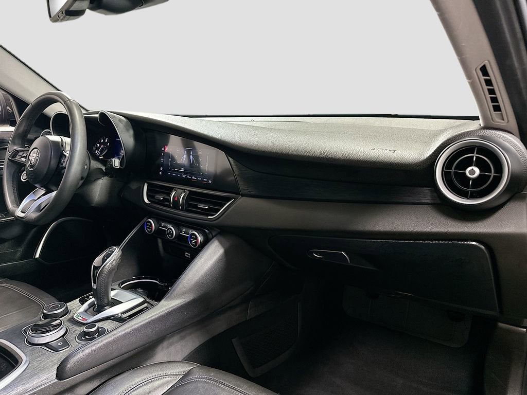 2021 Alfa Romeo Giulia Base