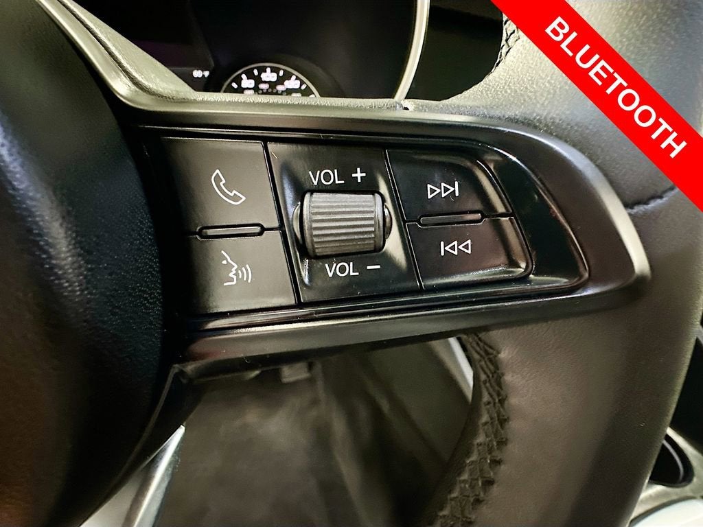 2021 Alfa Romeo Giulia Base