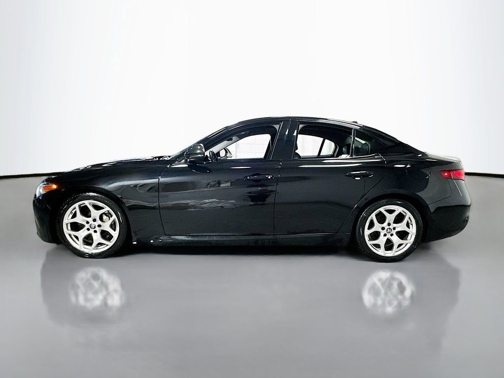 2021 Alfa Romeo Giulia Base