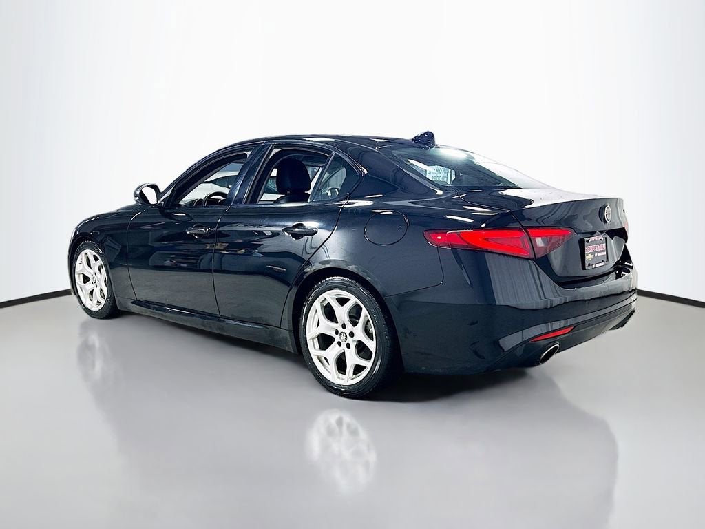 2021 Alfa Romeo Giulia Base