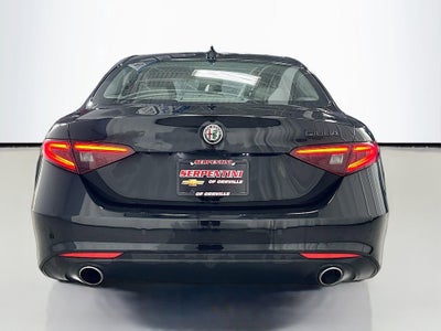 2021 Alfa Romeo Giulia Base