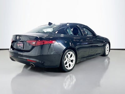 2021 Alfa Romeo Giulia Base